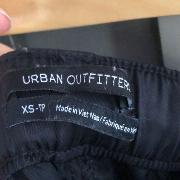 Urban Outfitters Black nylon cargo pants hip-hop pants size XS - Picture 2 of 6